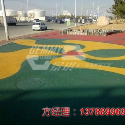 成都学校彩色透水混泥土路面的施工案例