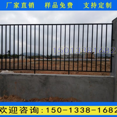 海口工地蓝白色组装栏杆批发 文昌学校围墙透景护栏