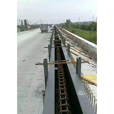 桥梁防撞墙模具— 现浇防撞墙模具价格