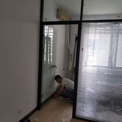 顺义区安装玻璃隔断安装玻璃雨棚