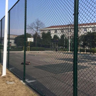 厂家直销篮球场护栏网 球场隔离网 体育场围栏网勾花网