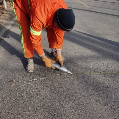 牢巴路常温液体路面灌缝胶价格