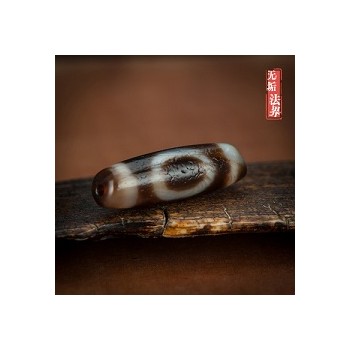 西藏老天珠天地眼老珠无比油润老朱砂九眼页岩石包浆如瓷加持