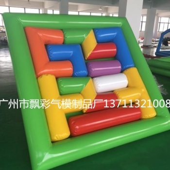 充气大型足球场定制充气足球飞镖充气升空气球批发俄罗斯块