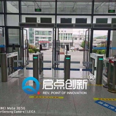 镇江医院苏康码识别测温一体机，疫情防控人脸测温通道闸安装