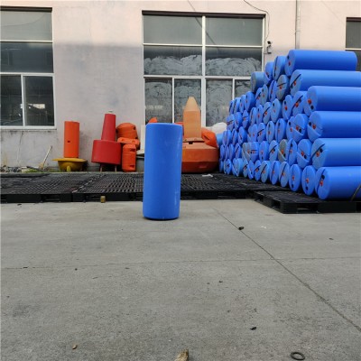 水电站进水口前沿拦截水面漂浮物