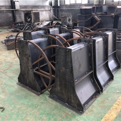 隔离墩钢模具|隔离带钢模具|水马钢模具|众博模具制造