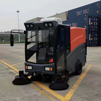 大型全封闭驾驶式清扫车 环卫扫地机 多功能