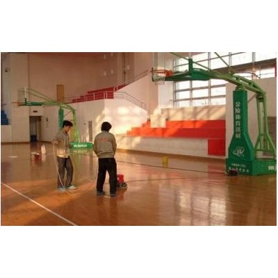 广州市花都区富宁医院PVC地板清洁黑色划痕木地板保养