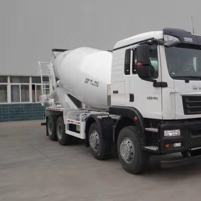 汕德卡12立方轻量化水泥搅拌车价格