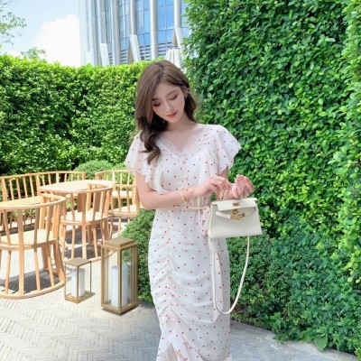 直播吸粉女装货源粉袋鼠FENSDAY22春夏明星私服穿搭