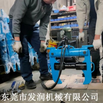 花岗岩开采手持式液压分裂机工作原理