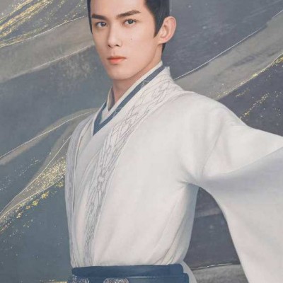 热点艺人   吴磊  《星汉灿烂》饰凌不疑翻包视频可联系