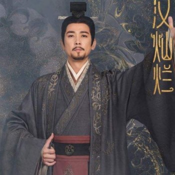 热点艺人 保剑锋《星汉灿烂》饰文帝 翻包视频可联系