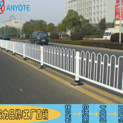 道路中央京式护栏 佛山马路改造栏杆 人行道交通护栏定制