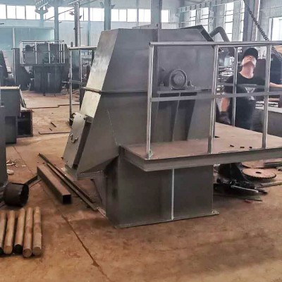 泊头远建 NE斗式提升机 水泥物料提升机 矿用垂直上料机