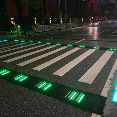 带底座式能抗压80吨发光地砖道钉智慧斑马线生产厂家