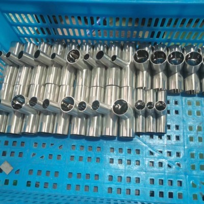 不锈钢卡套直通管件结构