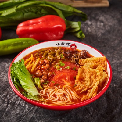 柳州螺蛳粉：一碗汤汁，一抹鲜香