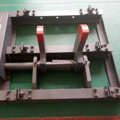 QWZC6气动卧闸 矿用600轨距挡车器 井下羊角器不倒翁