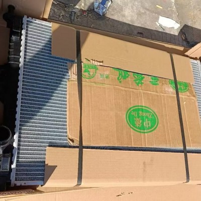 路虎神行者2 发现运动版 极光 柴油2.2T水箱 节温器