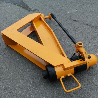 矿用18KG弯道器钢轨在不知不觉中 被弯成了需要的样子