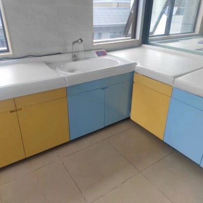 婴儿洗浴设备 新生儿洗澡盆定制高分子游泳池带灯光泡泡